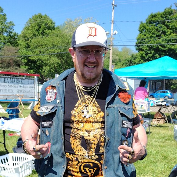 Meet your Posher, Daniel - Picture 1 of 1